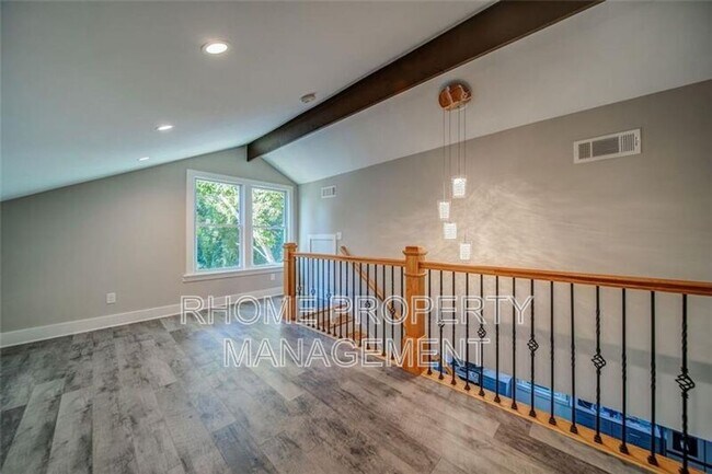 Building Photo - 1058 White Oak Ave SW