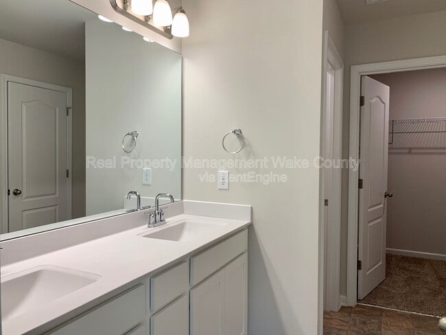 Building Photo - 3116 Lake Barkley Way