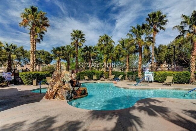 Building Photo - GATED 3 BED 2.5 BATH 1 CAR GARAGE SINGLE FAMILY HOME WITH COMMUNITY POOL