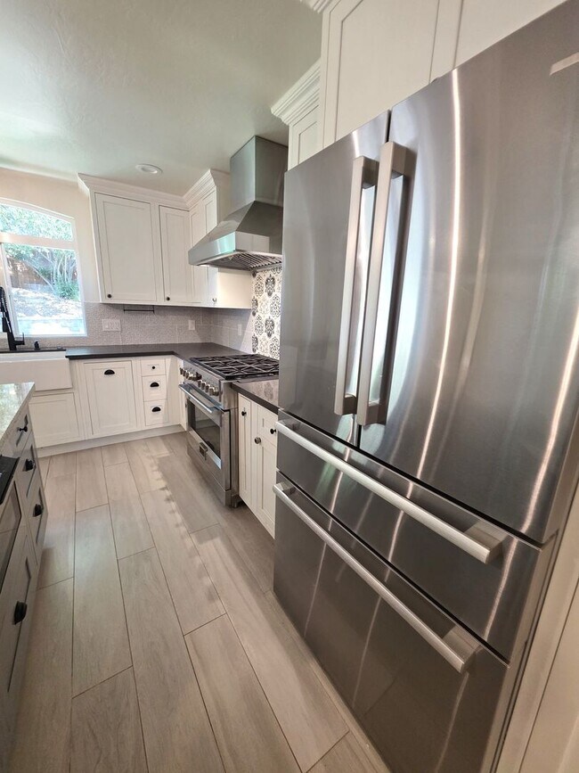 Building Photo - Endearing 4/2 Top of the Line Remodel in Concord's Canterbury Neighborhood