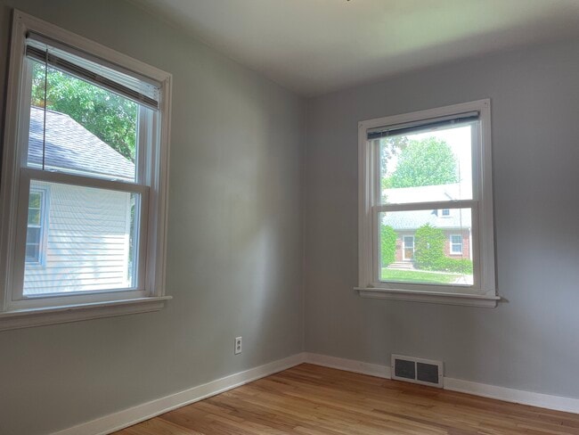 Building Photo - 2925 Stevens St