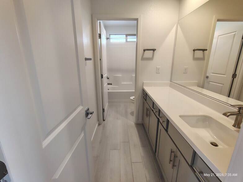 Building Photo - 9648 Sunstone Sparkle Ave