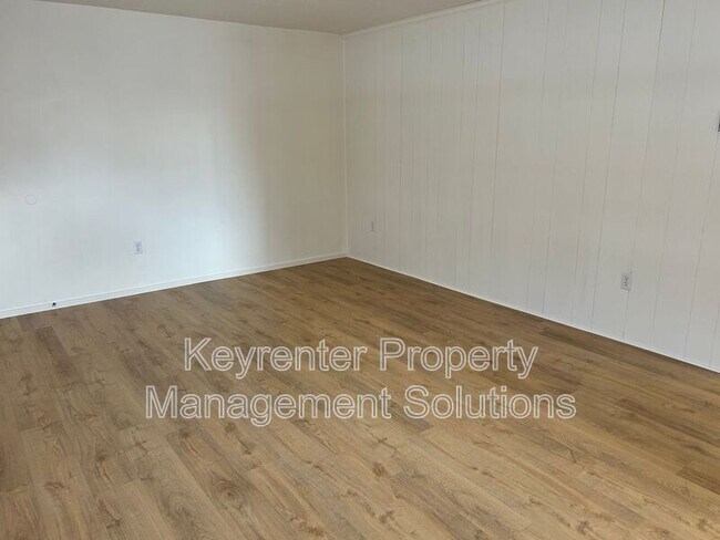 Building Photo - 117 Olive St