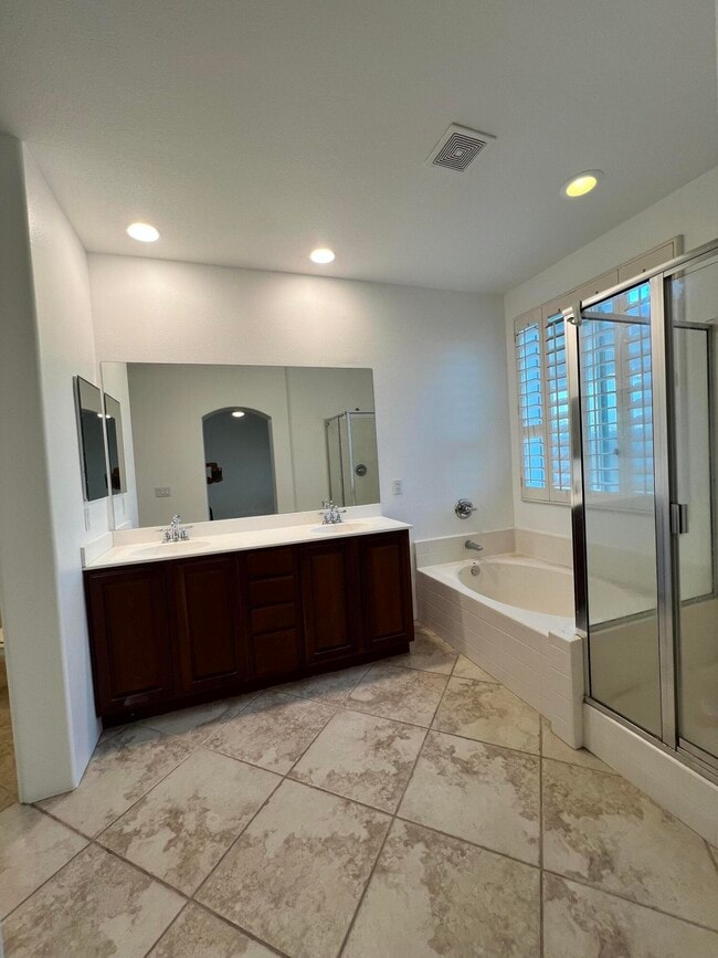 Building Photo - 50342 San Capistrano Dr