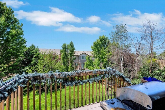 Building Photo - Spacious 5BR House in Aurora