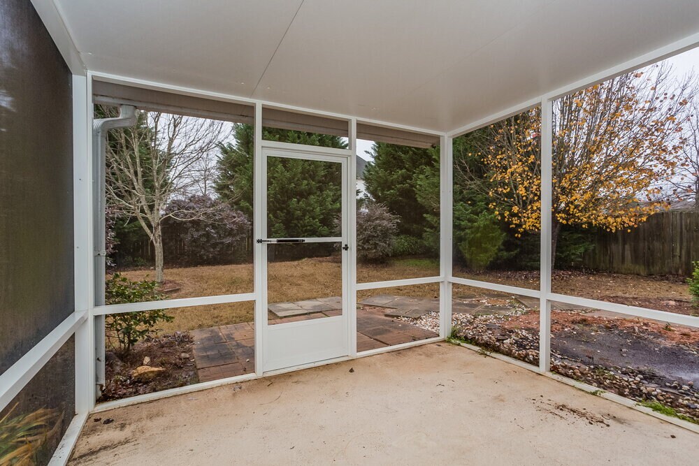 Building Photo - 3028 Lincoln Log Way