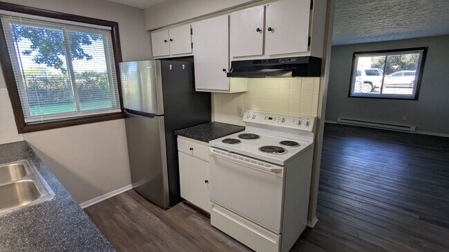 Building Photo - MN Cedar Village (797)