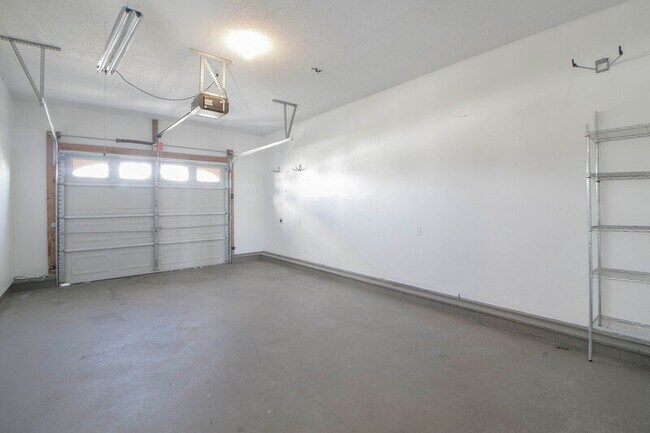 Building Photo - 205 Ruf Dr