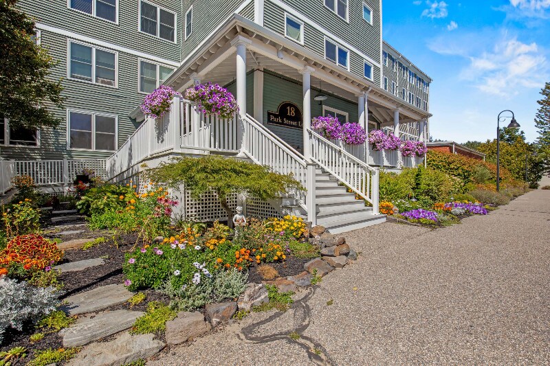 Building Photo - 18 Park St