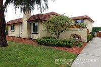 Building Photo - Charming 4-Plex in Santa Clara - Modern & ...