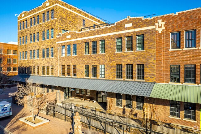 Building Photo - 151 N Rock Island St