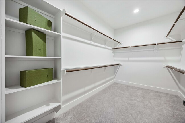 Building Photo - 321 Charlock St