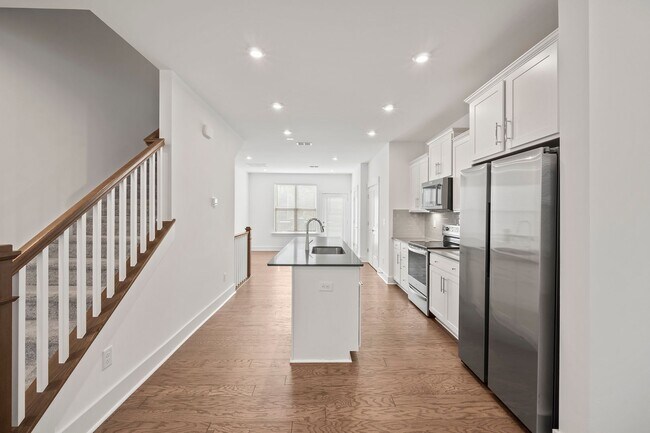 Building Photo - Prime Briar Creek Location – 3BR Townhome ...