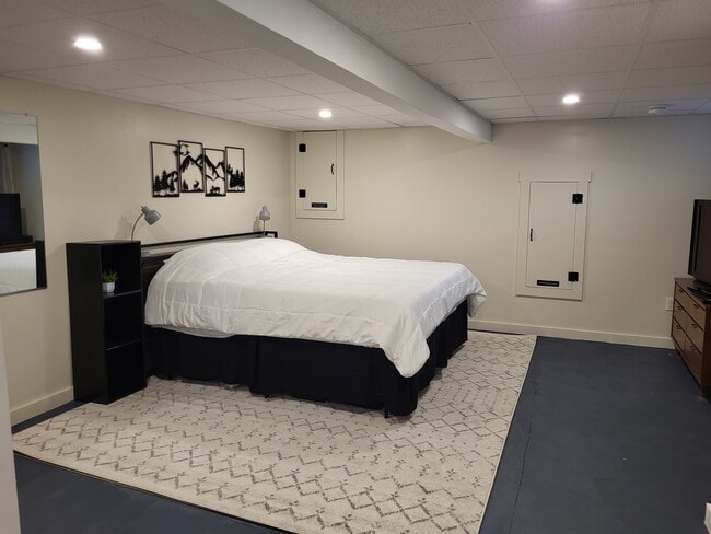 Building Photo - 30 Main St