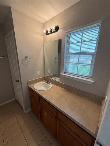 Building Photo - 209 Blue Bell Ct