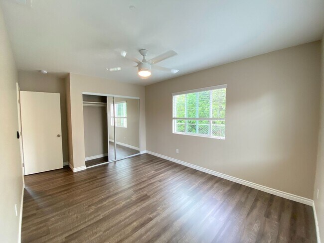 Building Photo - 5BD/2BA, Private Yard, Close to Campus!!