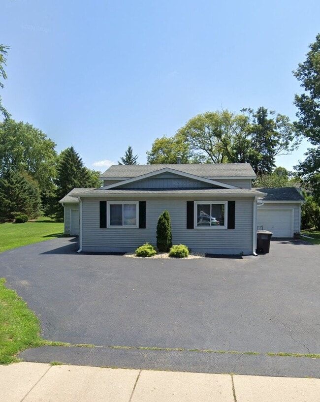 Building Photo - 926-928 Parkview