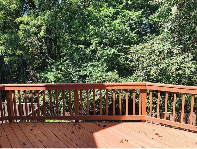 Building Photo - Spacious Alexandria Townhome in Convenient...
