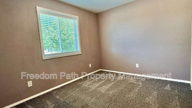 Building Photo - 13904 Cassia St