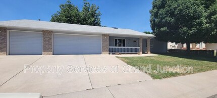 Building Photo - 579 Darby Dr