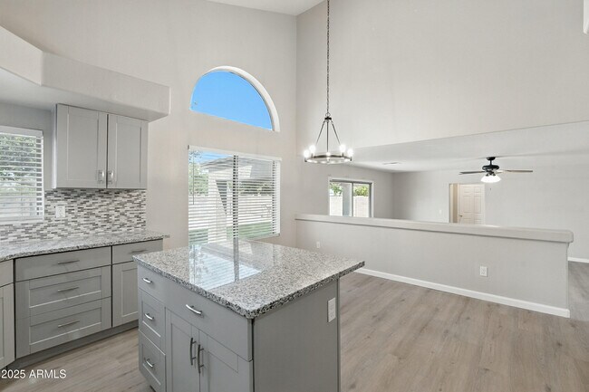 Building Photo - 6412 N 78th Ln
