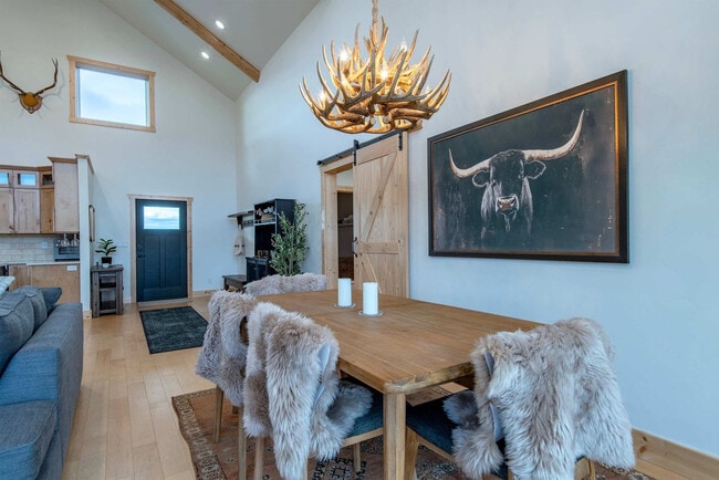 Building Photo - 4535 Roxanne St