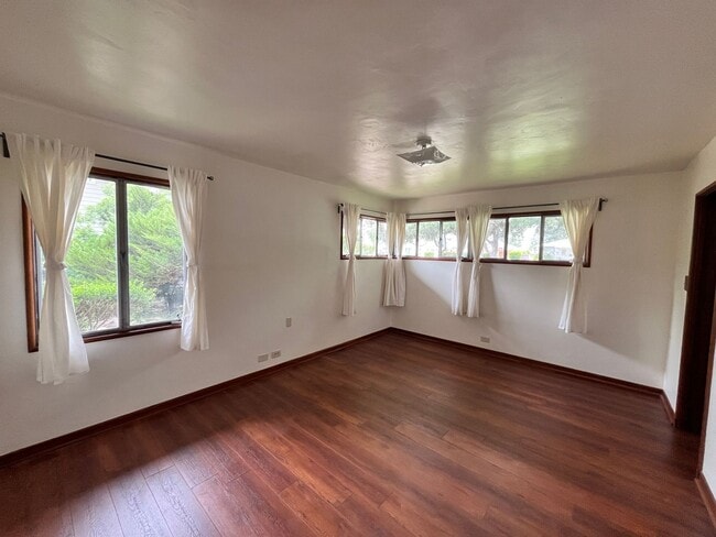 Building Photo - 1122-1124 N San Gabriel Ave