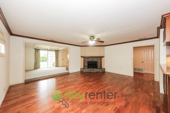 Building Photo - 3 Bedroom 2 bathroom in the heart of Orange