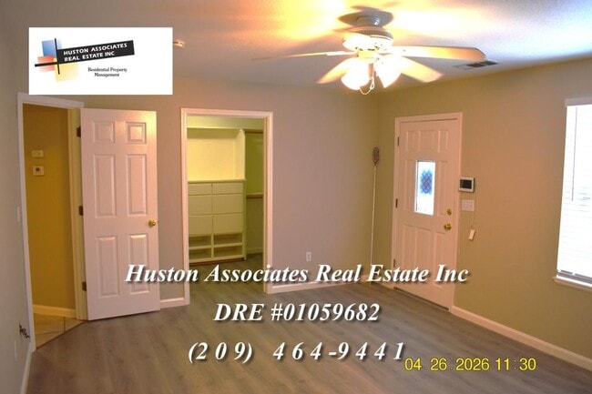 Building Photo - 3936 Dennis Ave