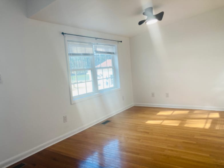 Building Photo - 18342 Clarke Rd