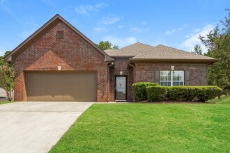 Building Photo - 325 Bedford Cir