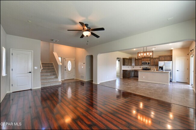 Building Photo - 7528 Wolf Creek Dr