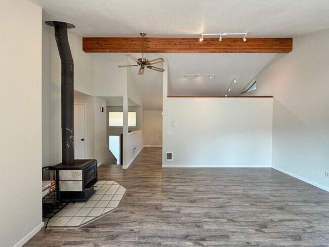 Building Photo - 13327 NW Coho Run