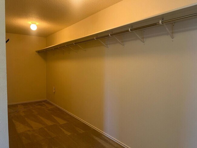 Building Photo - 7822 Encanto Vis Dr