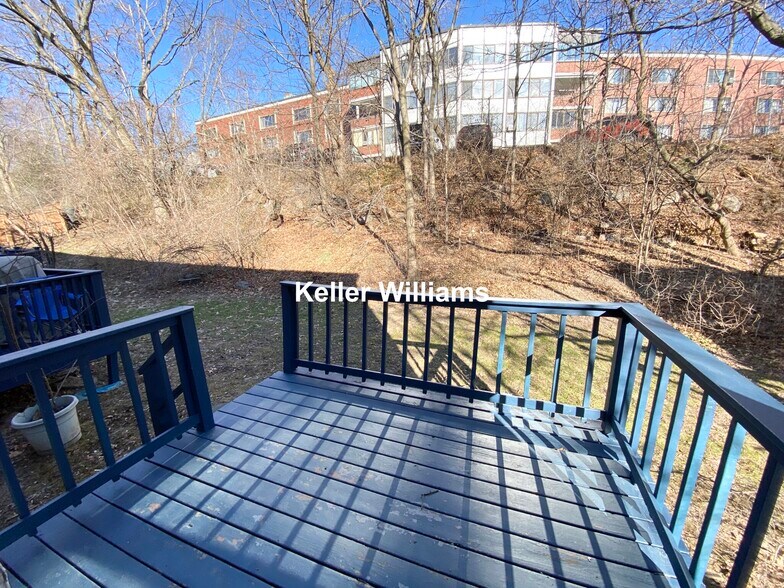 Building Photo - 41 Lawn St