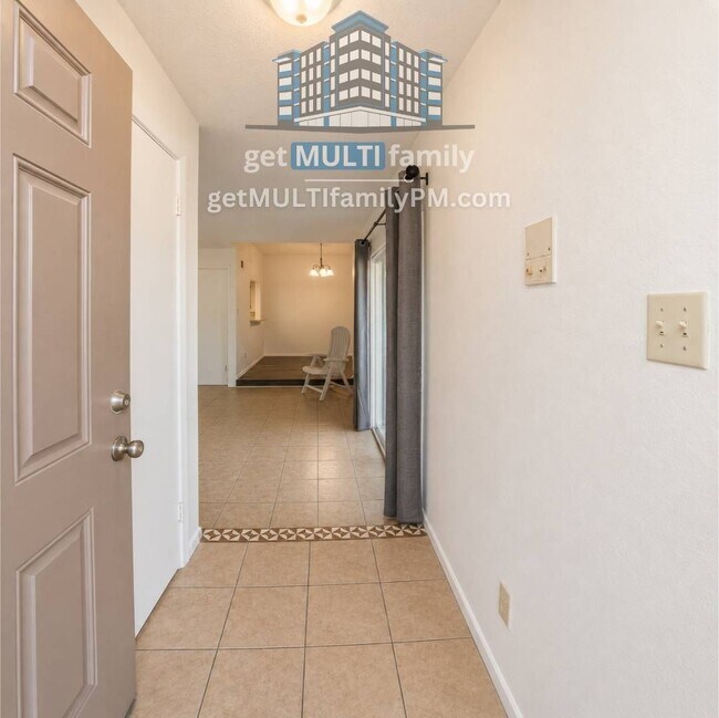 Building Photo - 903 S Casitas Dr