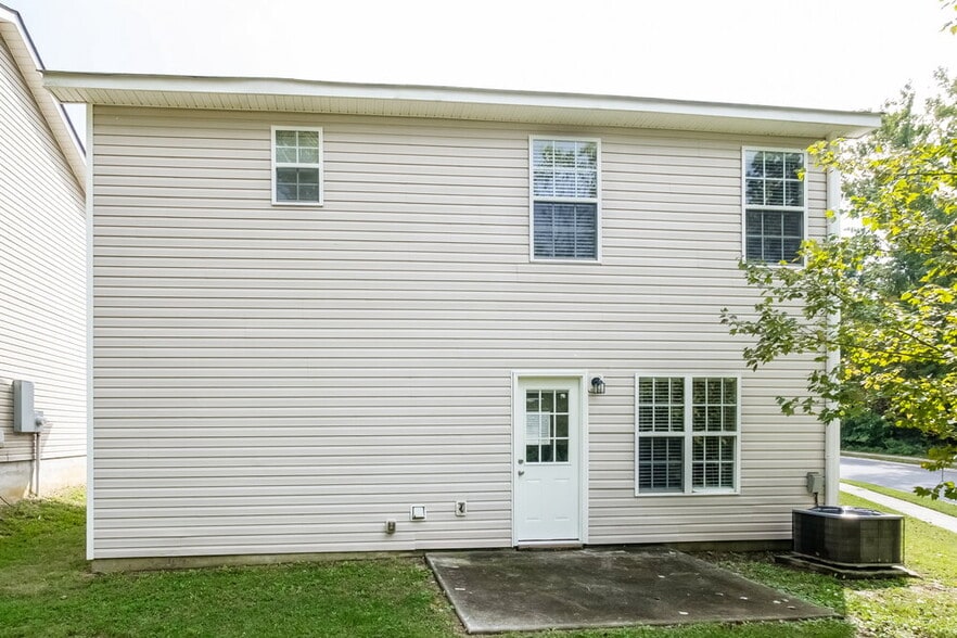 Building Photo - 1003 Korp Rd