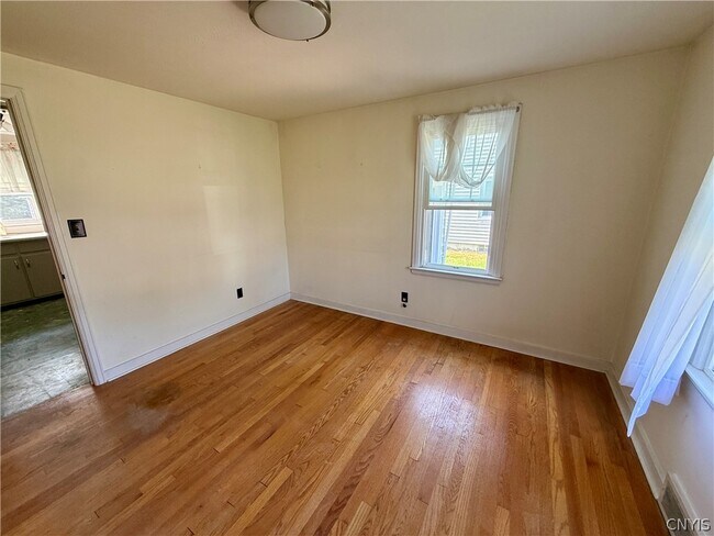 Building Photo - 116 Chestnut Hill Dr