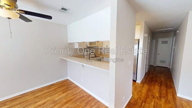 Building Photo - 669 Diamond Way