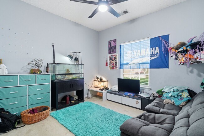 Building Photo - Charming 3BR Home in Richmond Hill with Pond View & Great Location!