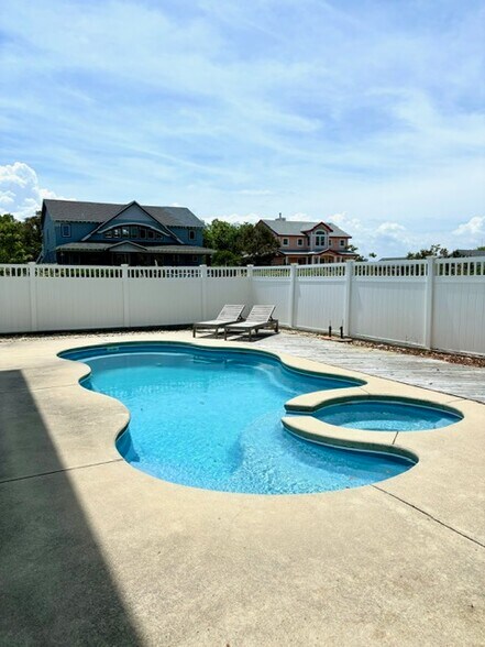 Salt water pool - 112 Duck Ridge Village Ct