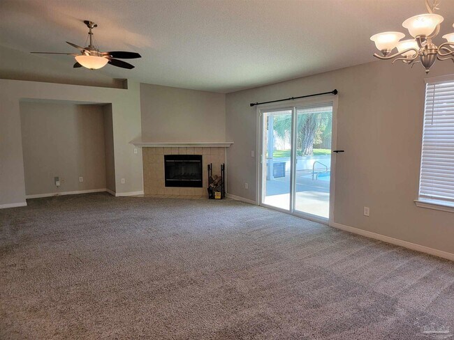 Building Photo - 4878 Pineview Ridge Rd