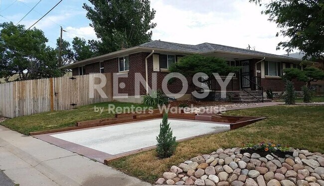 Building Photo - Spacious 4-Bedroom Duplex Near Anschutz Medical Campus – Available Now!