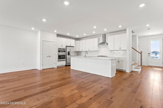 Building Photo - 306 Pilot St