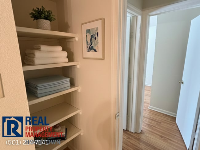 Building Photo - 3415 Town & Country Ave