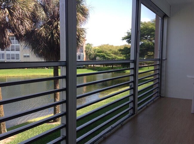 Building Photo - 1805 Eleuthera Point
