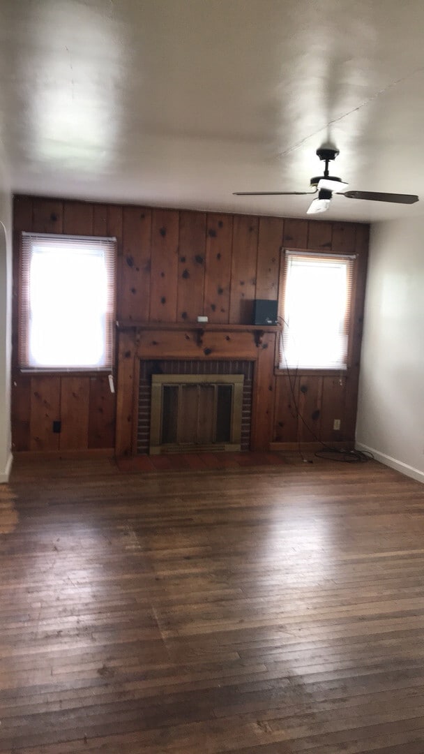 Building Photo - 5 Bedroom Available August 2026;  Monthly ...