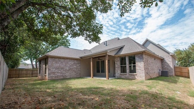 Building Photo - Gorgeous Home in South Shreveport