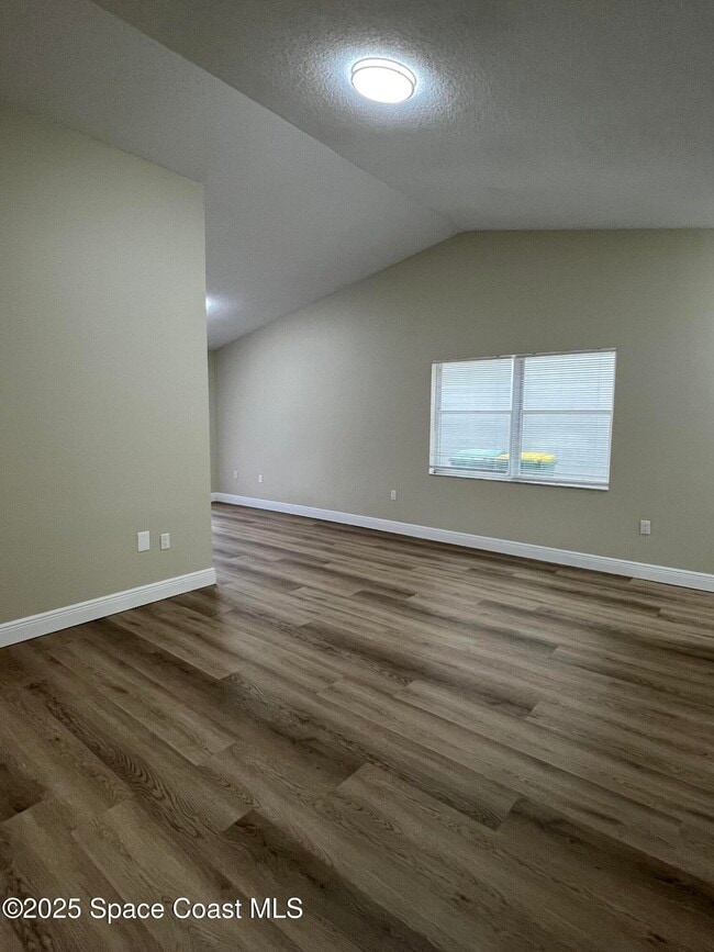 Building Photo - 3154 Dunhill Dr
