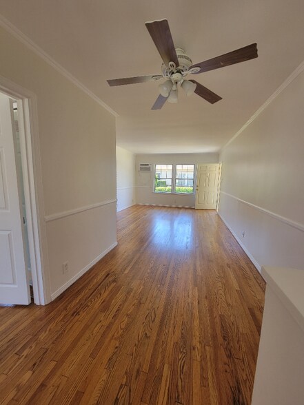Building Photo - 13644 Leadwell St